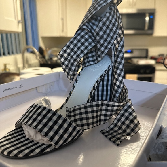 Guess hells - Picture 3 of 4